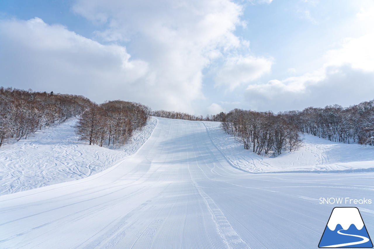 増毛町営暑寒別岳スキー場｜なんと、現在の積雪は、驚異の「280cm」！豪雪当たり年の暑寒別岳スキー場、最高です。